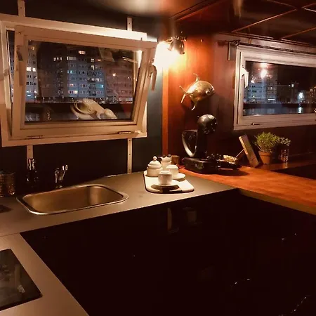 La Du Capitaine Botel