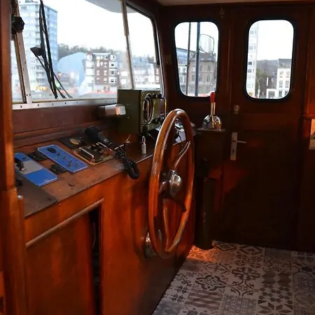 Botel La Du Capitaine Lüttich