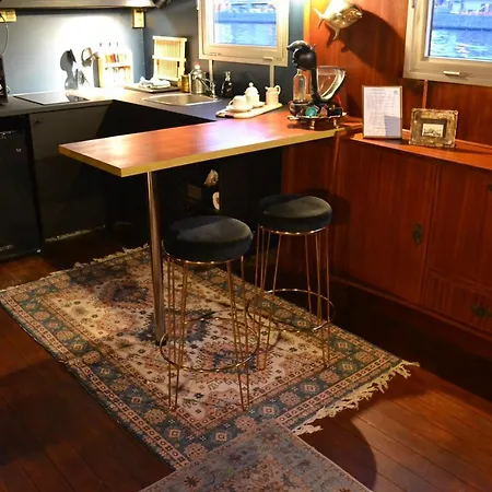 Botel La Du Capitaine