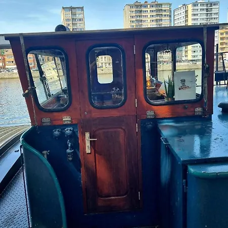 Botel La Du Capitaine