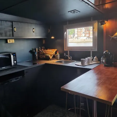 La Du Capitaine Botel